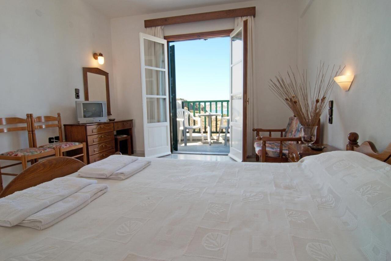 Alex Hotel Tourlos Buitenkant foto