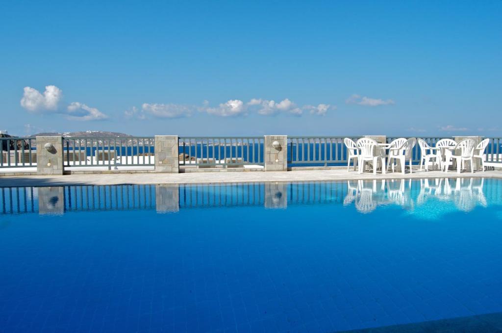 Alex Hotel Tourlos Buitenkant foto